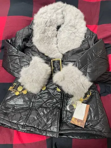 d.i.a 새상품 퍼 달린 블랙 다운 자켓