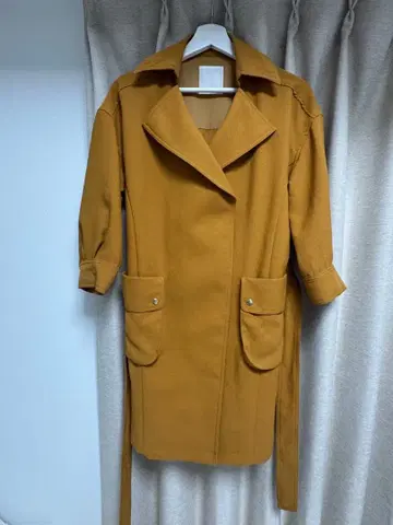 BABYLONE 머스타드 트렌치코트