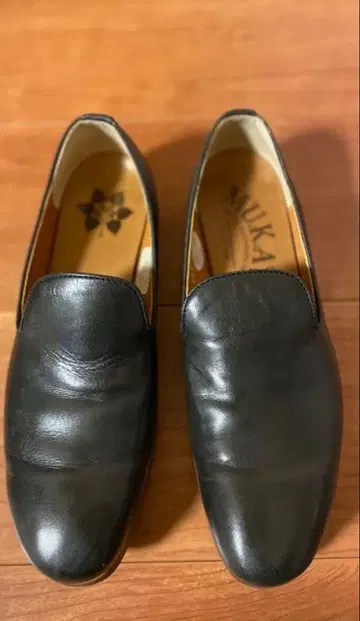 MUKAYA 블랙 가죽 로퍼 23.5