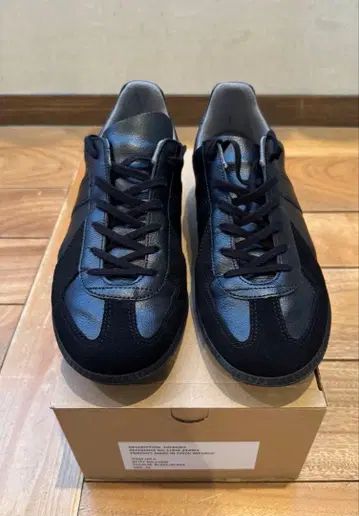 GERMAN TRAINER. 저먼 트레이너 올 블랙