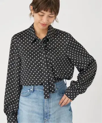 새틴 도트 타이 블라우스