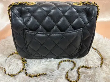 블랙 퀼팅 숄더백