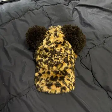 레오파드 무늬 귀도리 모자