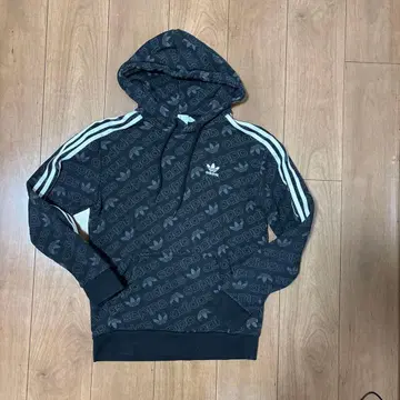 아디다스 트레이닝복 S 사이즈