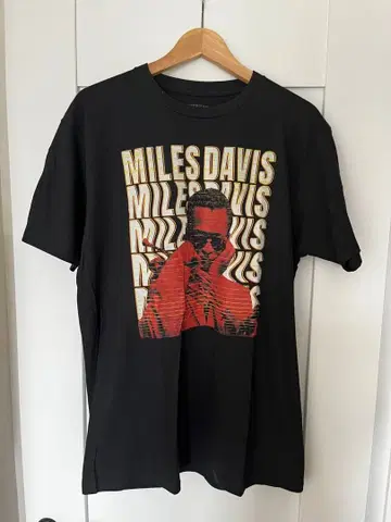 미사용 새상품 MILES DAVIS 블랙 T셔츠 L 사이즈