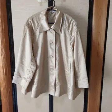 베이지 골드빛 테일러드 자켓