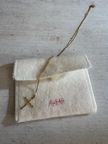 AHKAH 크로스 목걸이