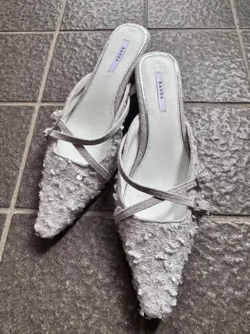 RANDA 펌프스 스팽글 프린지 뮬 펌프스