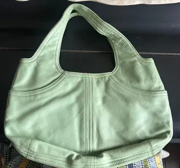 민트 그린 가죽 핸드백