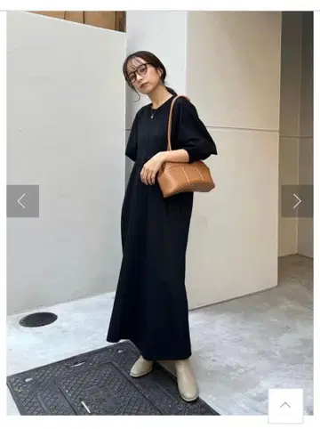 카프리슈 마쥬 라운드 입체 슬리브 원피스