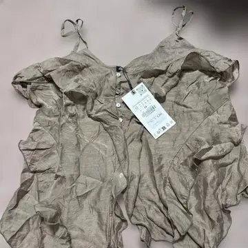 베이지 프릴 뷔스티에