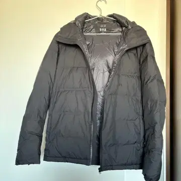 유니클로 XL 심리스 다운 자켓