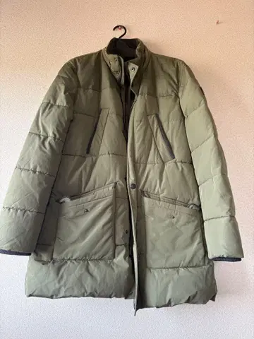 GUESS 올리브 그린 다운 자켓