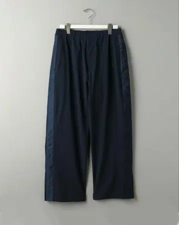 [새상품급] umbro beauty&youth 별주 나일론 팬츠 네이비
