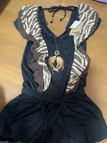 d.i.a 새상품 제브라 패턴 프릴 올인원