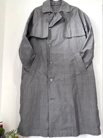 UNIVERSAL TISSU 트렌치코트