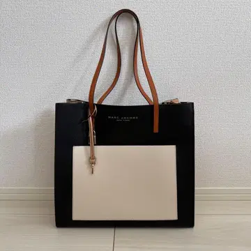 MARC JACOBS 가죽 토트백 블랙/화이트 A4 사이즈
