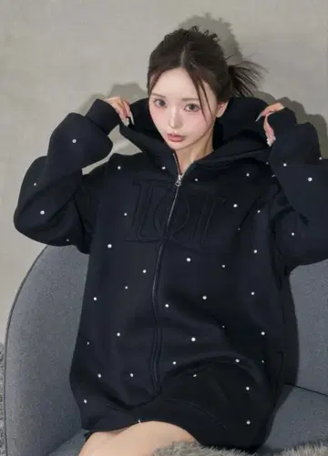 darichDD 로고 비쥬 지퍼 후드티 블랙