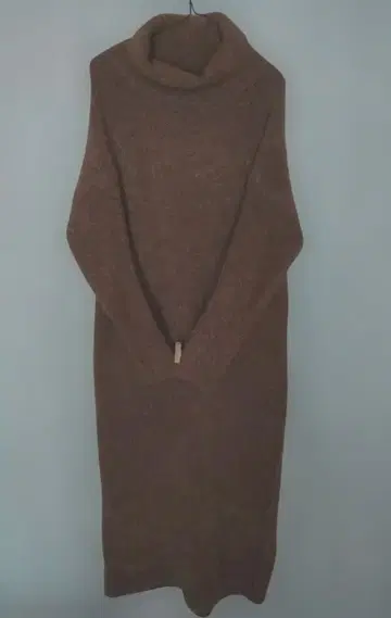 SAINT-GEMAIN 브라운 터틀넥 롱 니트 원피스