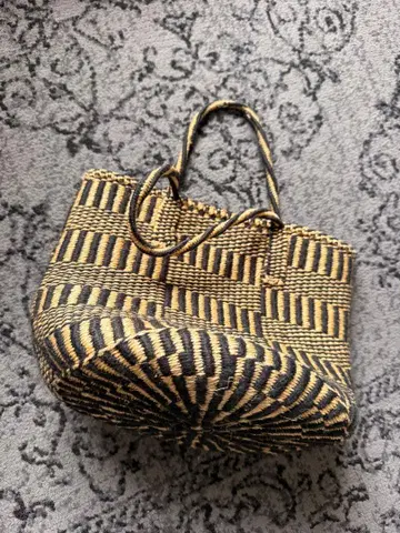 스트라이프 디자인 바스켓백