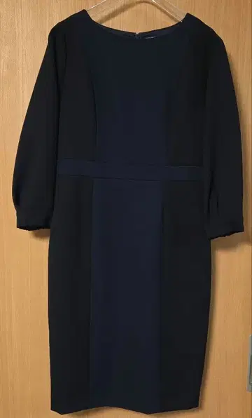 VICKY 네이비 무릎 기장 원피스