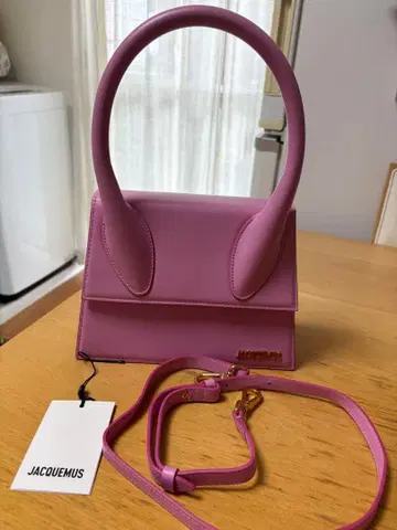 JACQUEMUS 핑크 핸드백 (3회 사용)