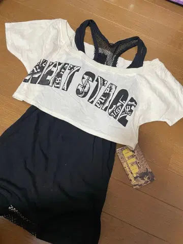 d.i.a 새상품 레이어드 티셔츠