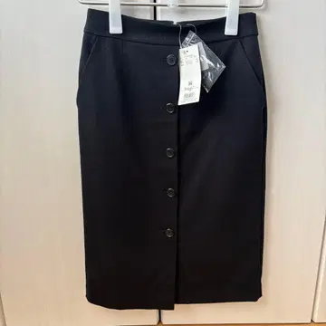 NATURAL BEAUTY BASIC 블랙 타이트 스커트 XS