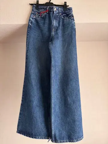 RED card TOWMORROWLAND 별주 와이드 데님