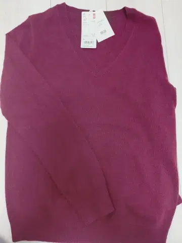 UNIQLO 와인 V넥 캐시미어 스웨터 100%