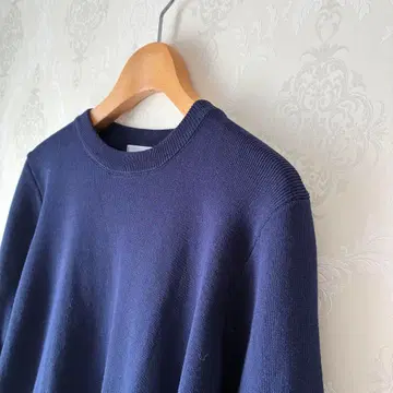 네이비 플레어 슬리브 니트