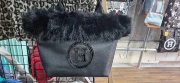 퍼 부착 H 로고 토트백 ( 3가지 색상 )