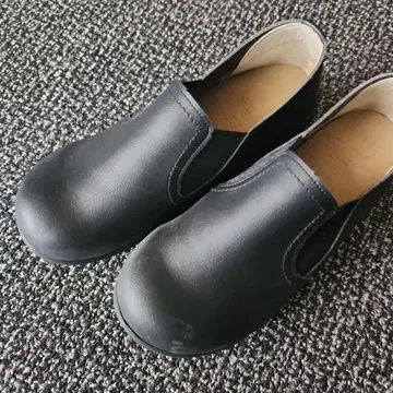 마레마레 M 블랙 가죽 슬립온