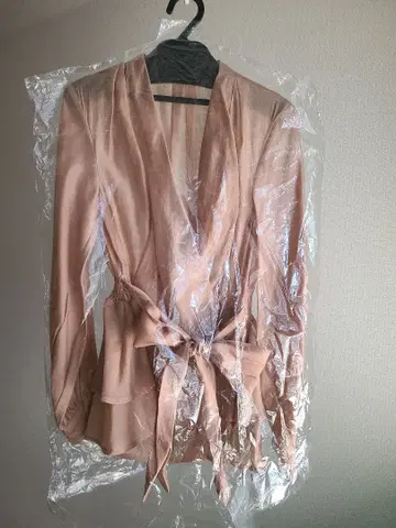 [ 미사용 새상품 ] 로즈 긴팔 블라우스 S