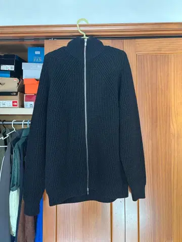 BATONER: SIGNATURE DRIVERS KNIT