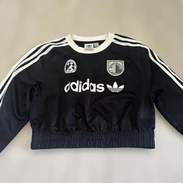 adidas 크롭 기장 긴팔 상의