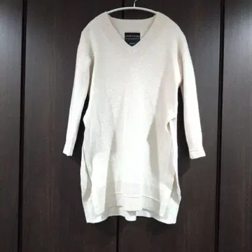 에포카 size 40 LA MAGLIA IN CASA 아이보리 V넥 니트