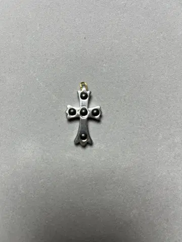 크로스 펜던트 실버톤 블랙 비즈 포함