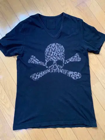 ROEN 레오파드 스컬 V넥T셔츠 사이즈 46