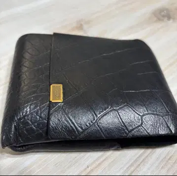 블랙 가죽 접이식 지갑 크로커다일 패턴