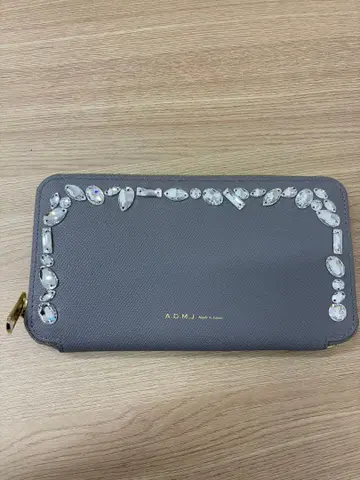 A.D.M.J. 스톤 장식 그레이 장지갑