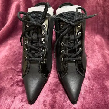 GYDA 블랙 스틸레토 부티