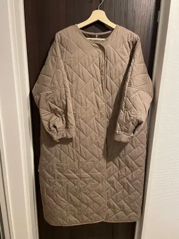 FREAK'S STORE 퀼팅 롱 코트 베이지