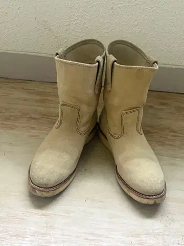 레드윙 베이지 스웨이드 엔지니어 부츠
