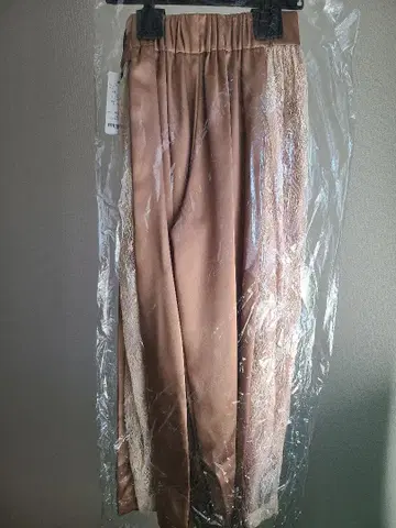 [미사용 새상품] 베이지 사이드 레이스 드레스 와이드 팬츠