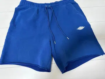 조던 레어 에어 파란색 숏팬츠 XL 입니다.