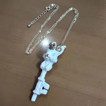 두근거리는 제국의 복숭아색 가브리엘 토끼 열쇠 목걸이