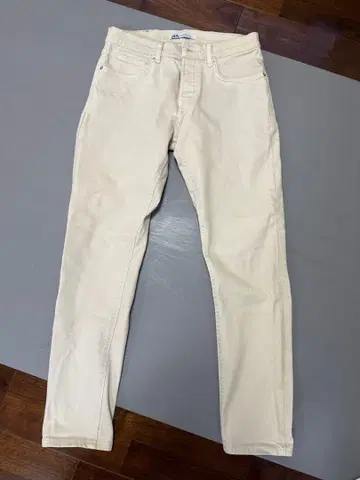 신품 ZARA 샌드 컬러 청바지 테이퍼드 W31