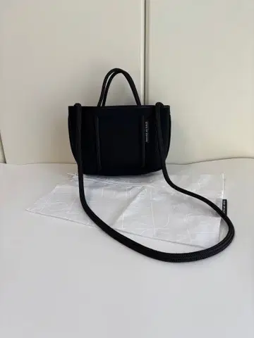 스테이트 오브 에스케이프 숄더백