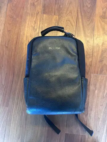 incase 가죽 백팩